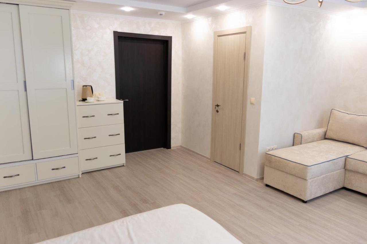 Smart Business Hotel Pinsk Exterior foto